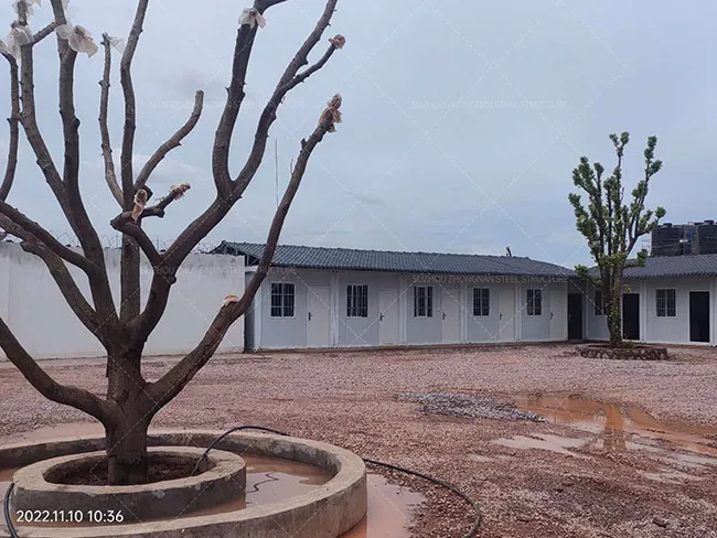 Logements préfabriqués utilisés comme dortoir de travailleurs à Munich, Allemagne Logements préfabriqués utilisés comme dortoir de travailleurs à Munich, Allemagne